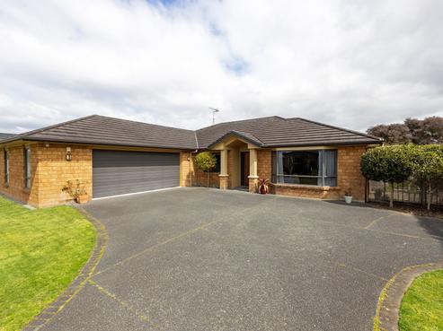 12 Grace Avenue, Rototuna North