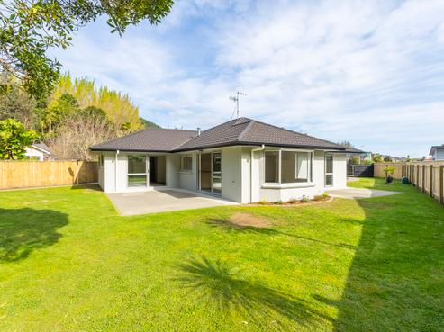 41 Bluewater Place, Paraparaumu