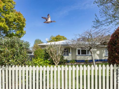 6 Albert Street, Riverhead