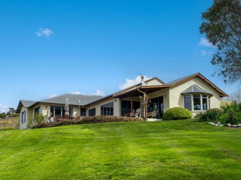 33 Redwood Park Road, Redwood Valley