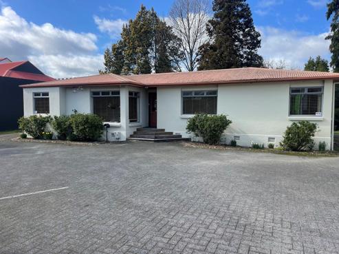 38A Sunset Road, Mangakakahi