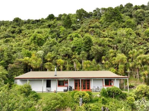 6 Arapito Road, Karamea