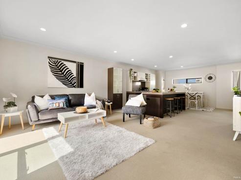 52/21 Hunters Park Drive, Three Kings