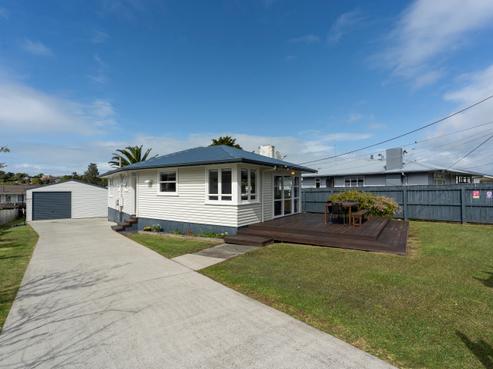 63 Clotworthy Crescent, Onerahi