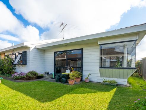 2/18 Milton Road, Orewa