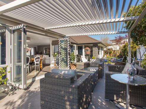 5 Hatton Court, Northwood