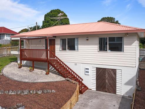2/178 Lake Road, Northcote