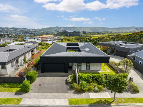 123 Woodridge Drive, Woodridge