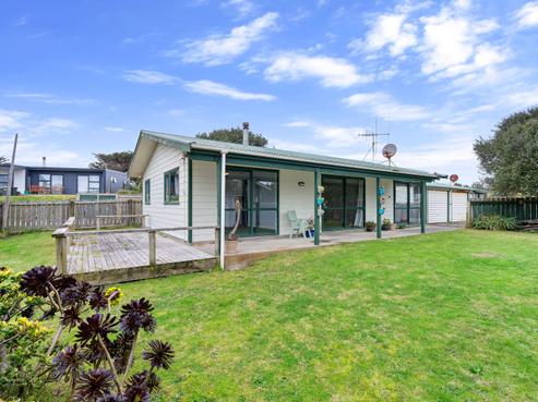14 Karaka Street, Otaki Beach