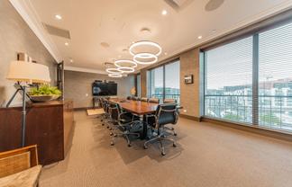 Luxurious Viaduct Office