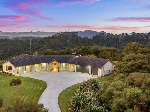 228 J Tolhopf Road, Makarau