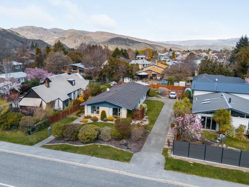 82 Neplusultra Street, Cromwell