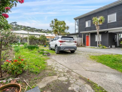 135 The Parade, Island Bay