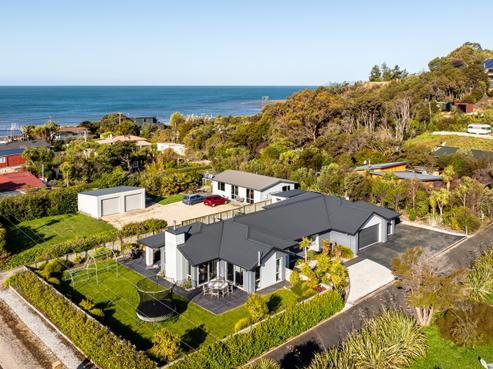 56 Parapara Beach Road, Parapara