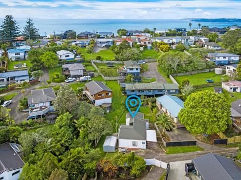 13A Brian Crescent, Stanmore Bay