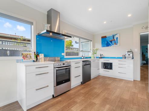 12 April Place, Red Hill