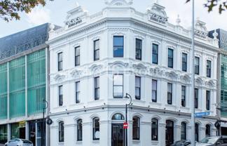 FULL FLOOR IN FREEMANS BAY