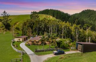 1325 Paparoa-Oakleigh Road, Paparoa