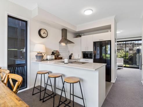 9 Tuhono Lane, Northcote