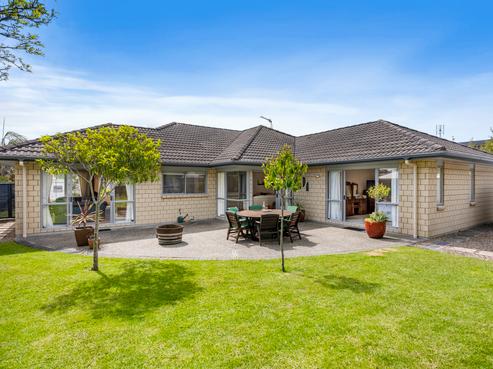 16 Pine Harbour Parade, Beachlands