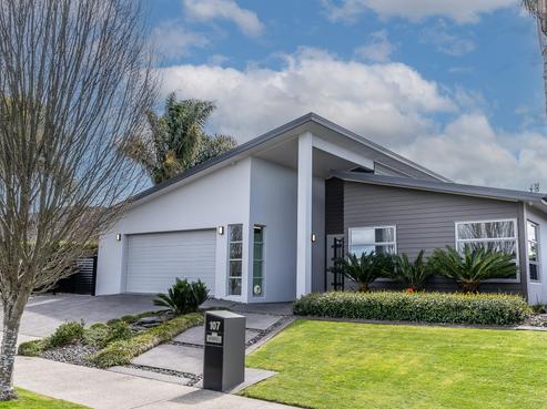 107 Saint James Drive, Huntington