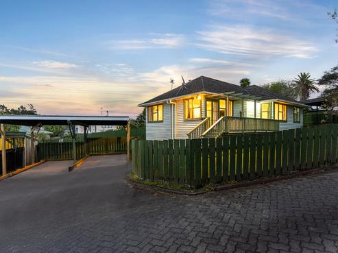 4/331 Royal Road, Massey