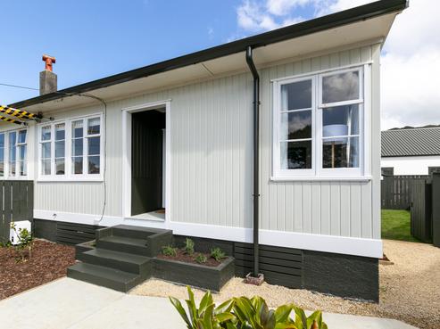 6 Rudyard Crescent, Johnsonville