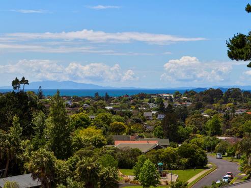 897B East Coast Road, Northcross