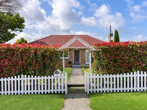 11 Japonica Drive, Beach Haven