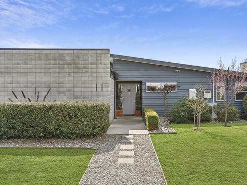 11 Warbler Lane, Albert Town