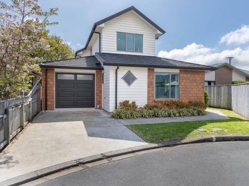 2 Yeats Grove, Trentham