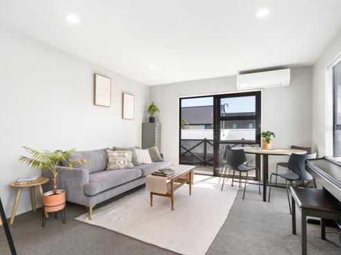 2/82 Bishop Street, Saint Albans