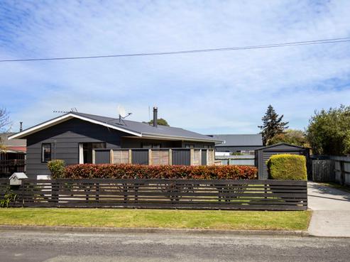 18 Strasbourge Street, Martinborough