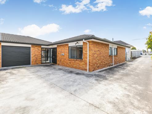 2/14 Prictor Street, Papakura