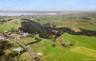 2590 Awhitu Road, Awhitu