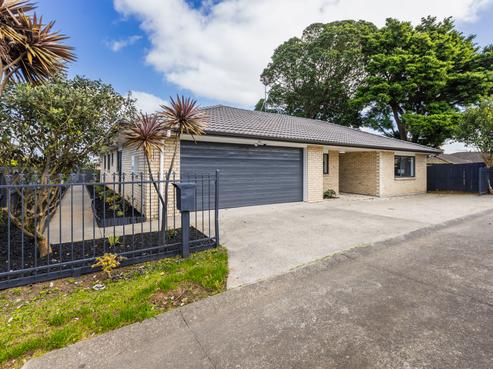 12 Mark Edgar Place, Clendon Park
