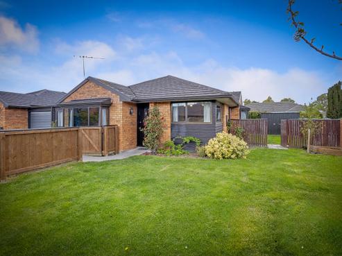 1/22 Leander Street, Northcote