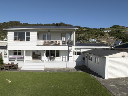 69 Fortescue Street, Mahia