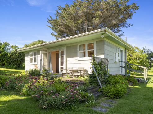 39A Tasman Road, Otaki Beach