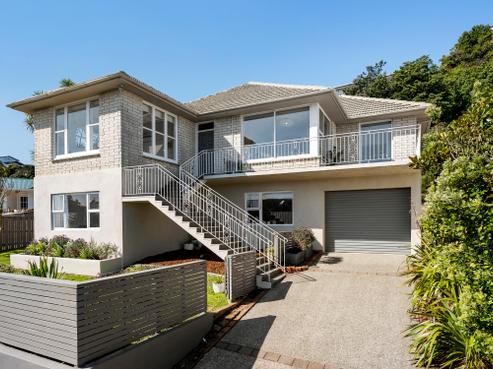 15 Witham Street, Island Bay