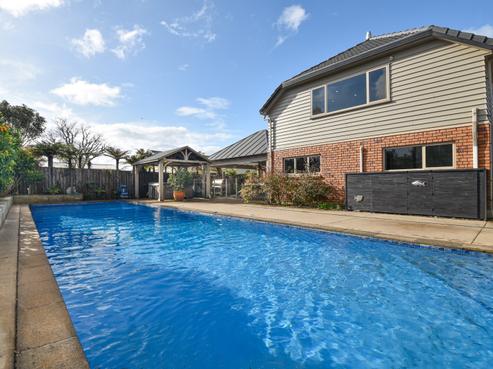 8 Janet Place, Lynmore