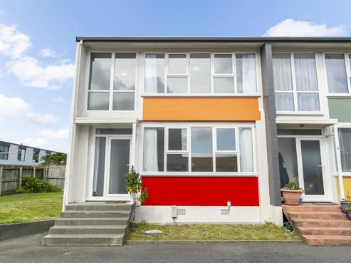 6/55 Apu Crescent, Lyall Bay