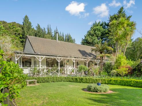 158 Moores Valley Road, Wainuiomata