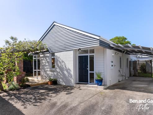 2/118 Victoria Road, Devonport