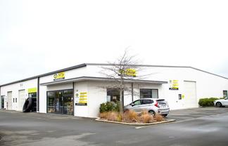 149m2 Office/Warehouse available for lease