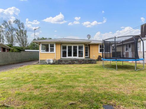 16 Toatoa Place, Mangere Bridge