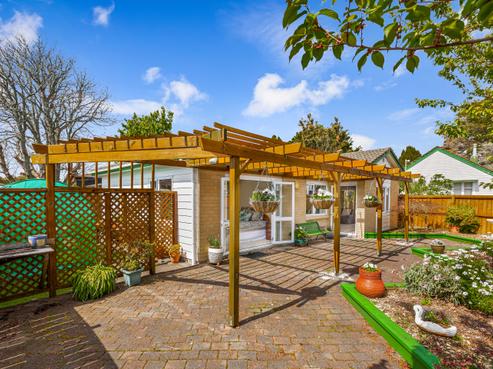 2/13 Swanson Road, Henderson