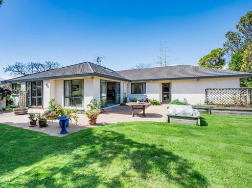 2 Charnwood Grove, Waikanae
