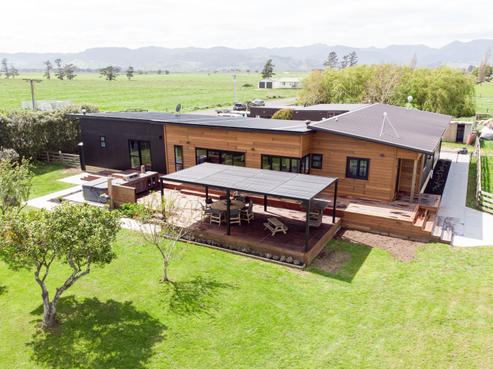 102 Huirau Road, Turua