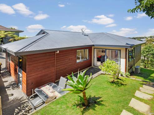 2/75D Target Road, Totara Vale